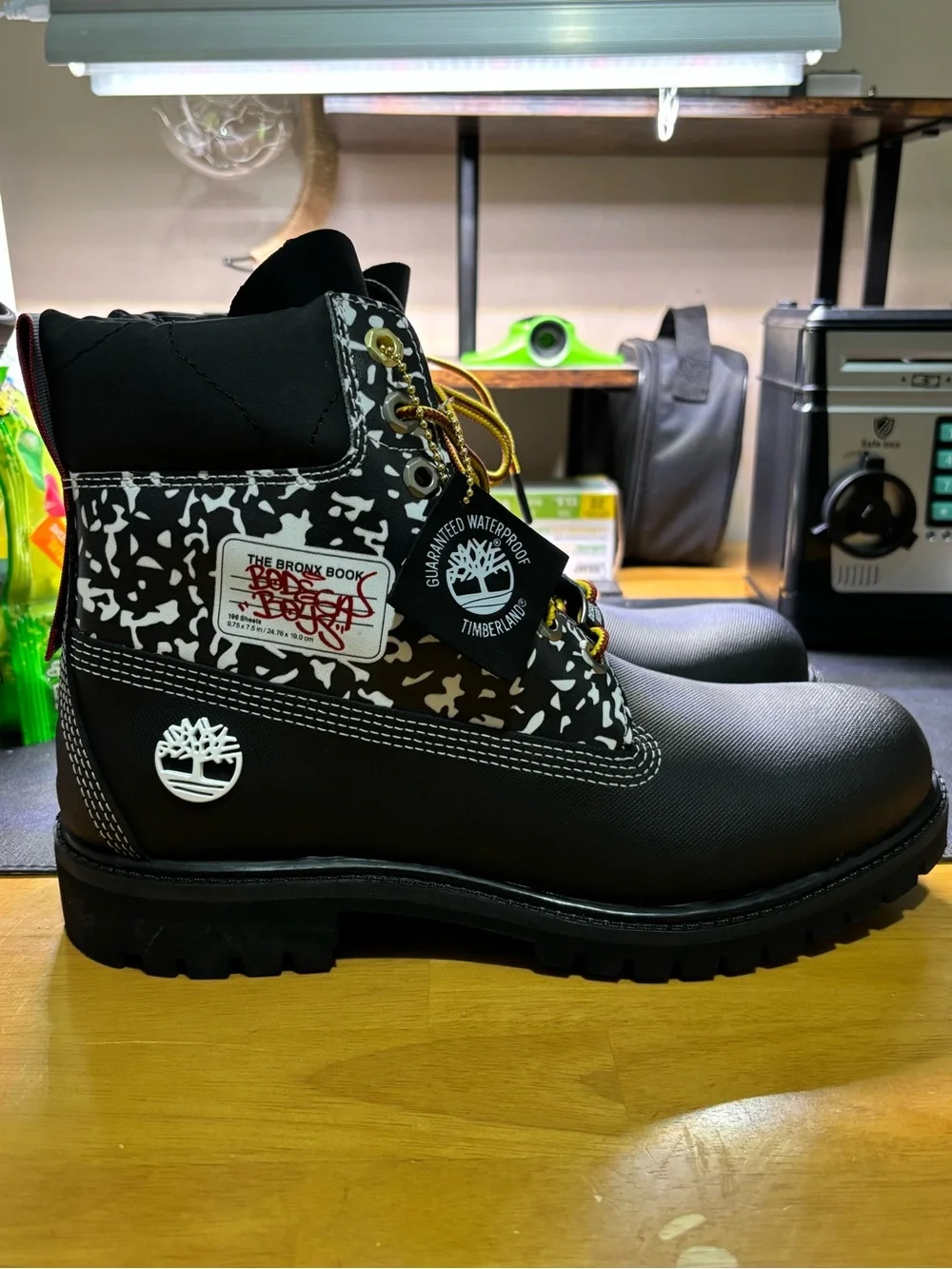 TIMBERLAND THE BRONX BOOK BODEGA “BOYS” DESUS & MERO BOOTS MENS.